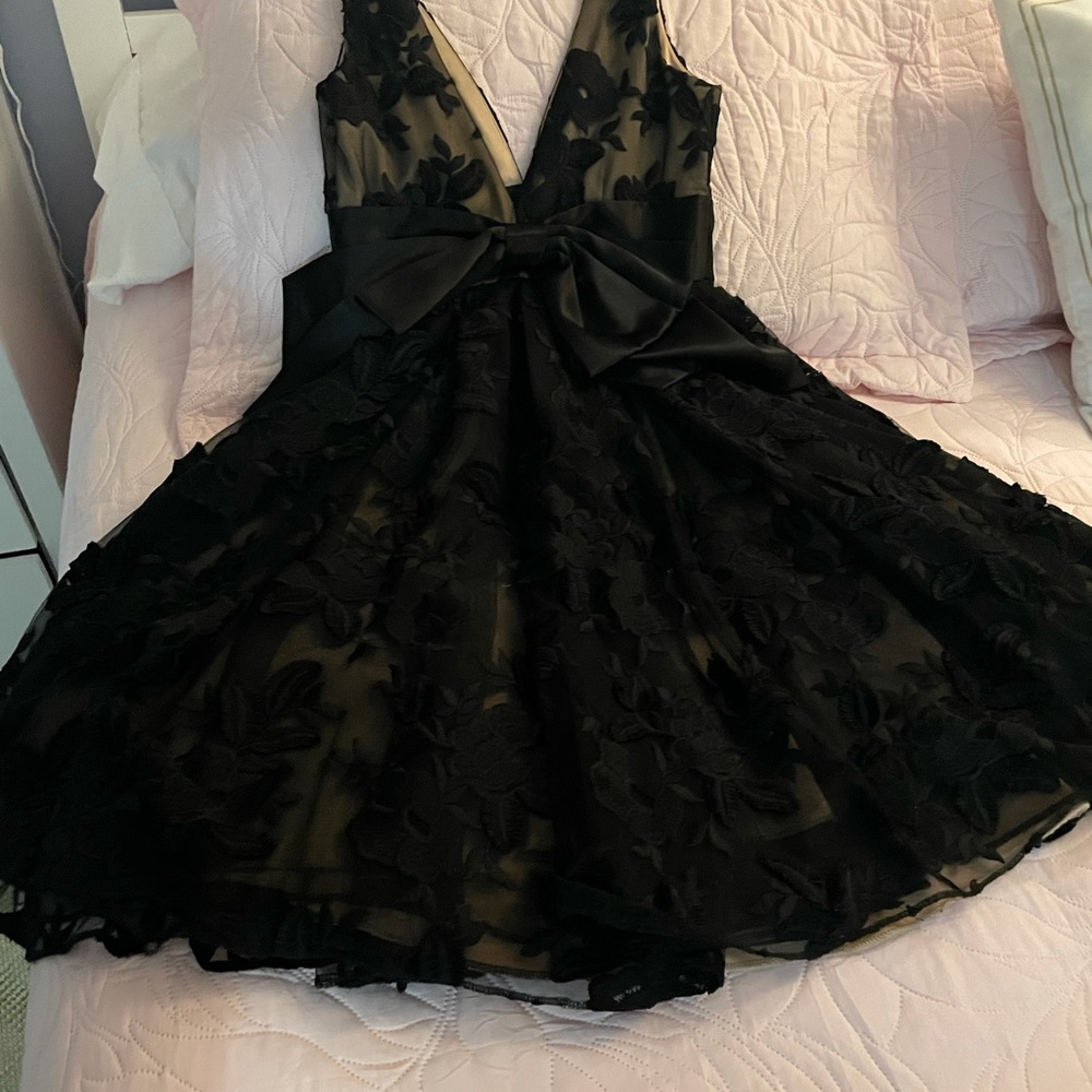 Dress - Picture 11 of 13